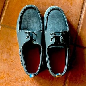 Men’s Sonama Grey Slip in’s size 7